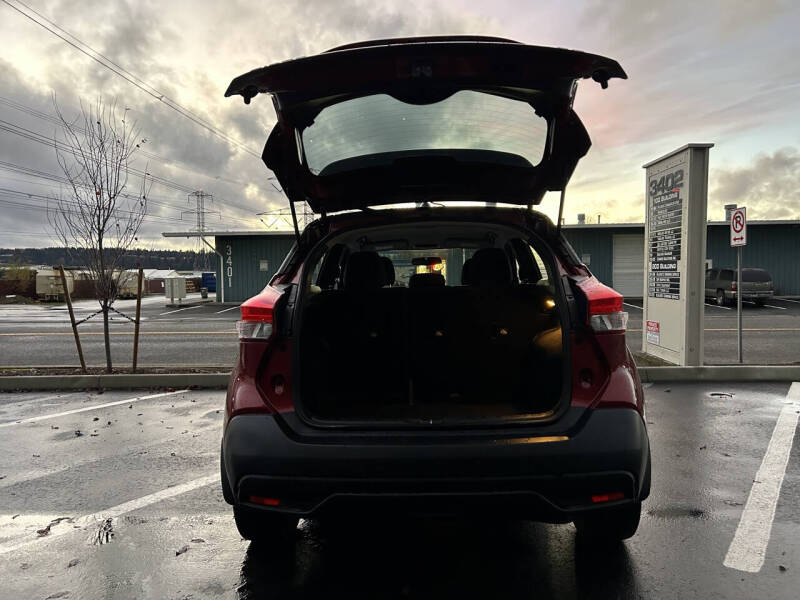 2019 Nissan Kicks SR