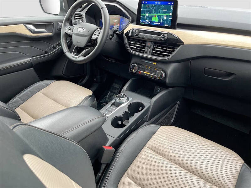 2022 Ford Escape Titanium