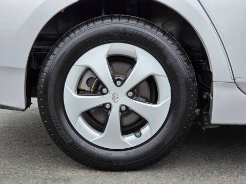 2012 Toyota Prius Two