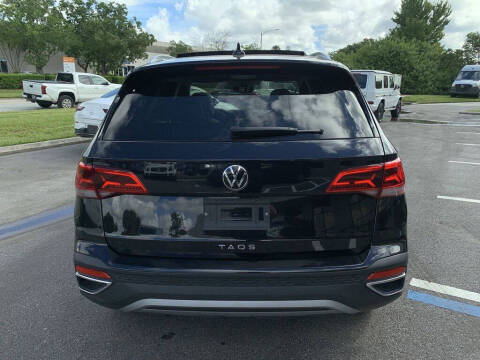 2024 Volkswagen Taos SE