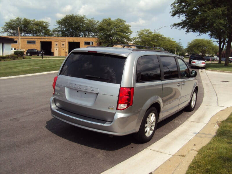 2015 Dodge Grand Caravan null photo 19