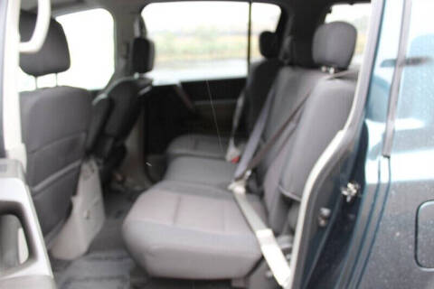 2004 Nissan Armada SE