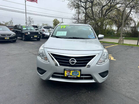 2019 Nissan Versa S Plus