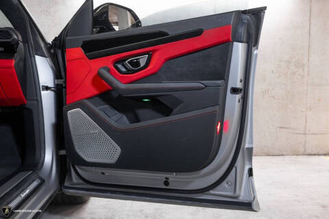 2023 Lamborghini Urus S