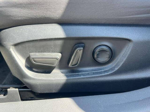 2023 Toyota Camry Hybrid LE