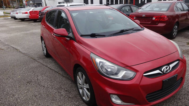2013 Hyundai Accent SE