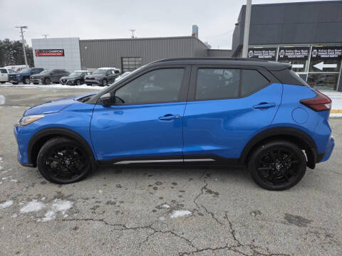 2023 Nissan Kicks SR