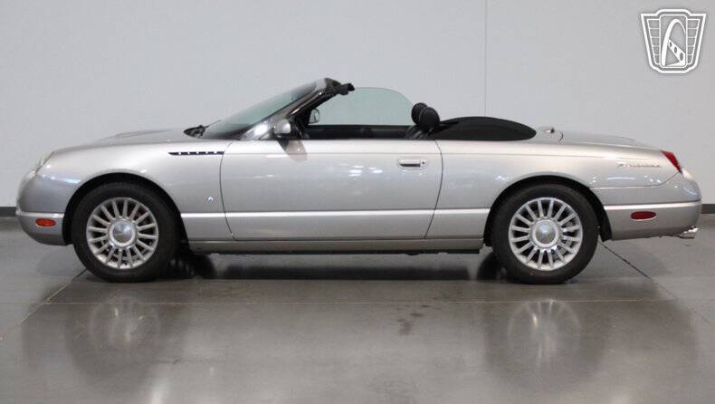 2004 Ford Thunderbird Deluxe