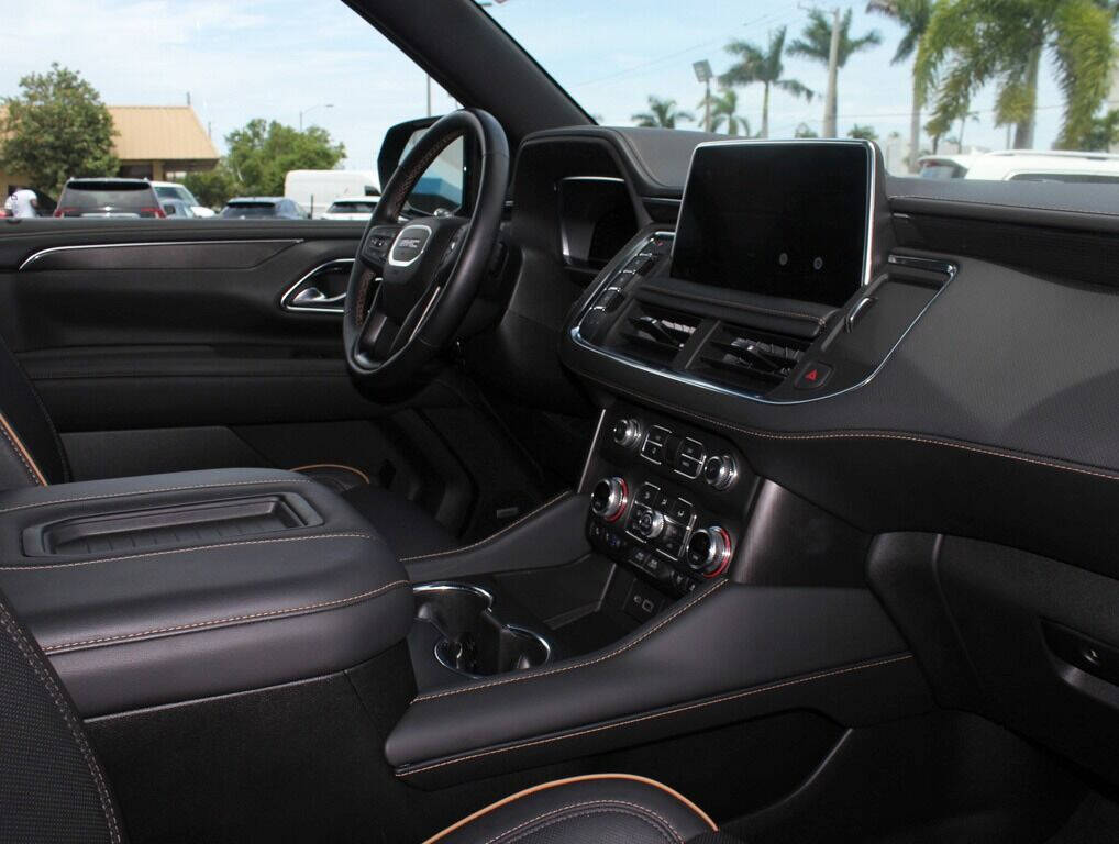 2023 GMC Yukon XL SUV / Crossover - $78,000