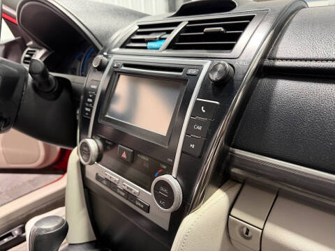 2014 Toyota Camry Hybrid LE