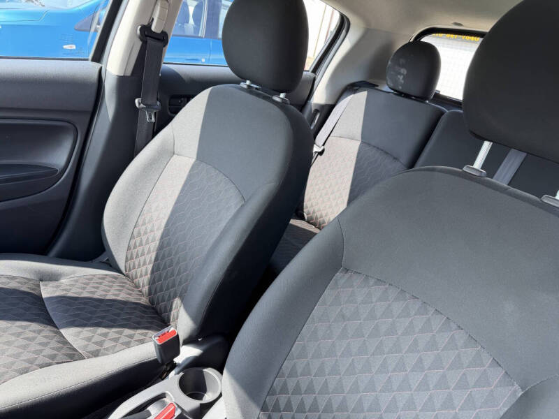 2024 Mitsubishi Mirage ES