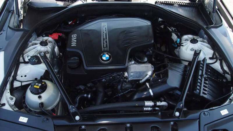 2016 BMW 5 Series 528i