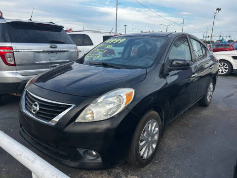 2014 Nissan Versa 1.6 SV