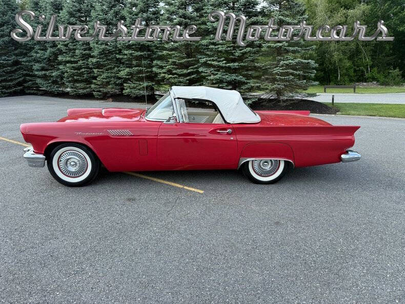 1957 Ford Thunderbird