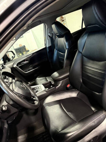 2021 Toyota RAV4 Hybrid XLE Premium