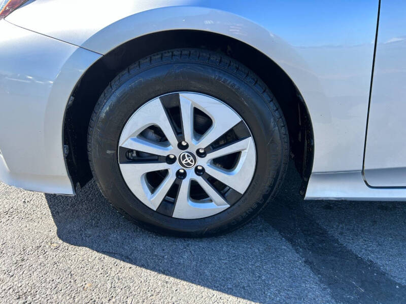 2016 Toyota Prius Three