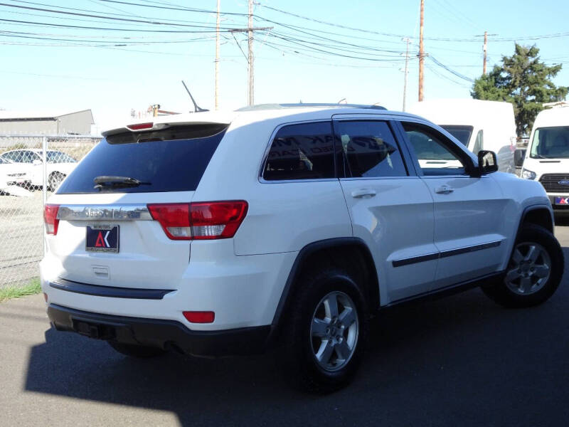 2011 Jeep Grand Cherokee Laredo X