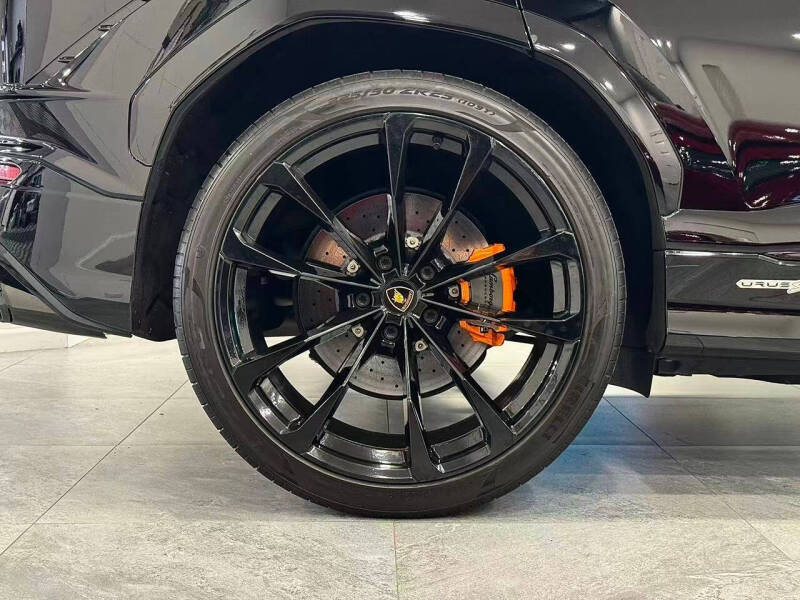 2023 Lamborghini Urus S