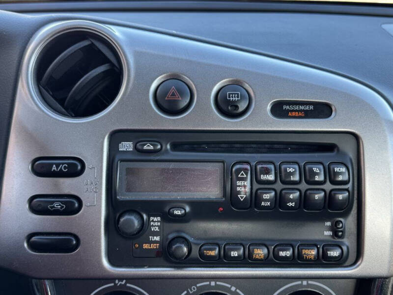 2006 Pontiac Vibe Base's photo