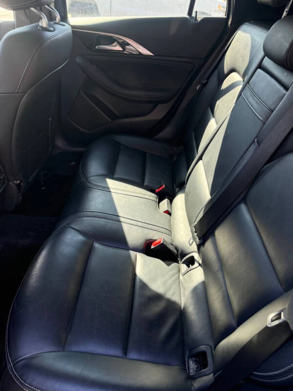 2017 Infiniti QX30 Premium