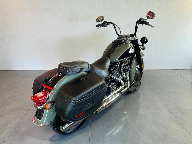 2021 Harley-Davidson FLHCS Heritage Classic 114