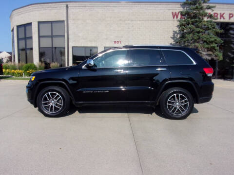 2017 Jeep Grand Cherokee for sale at Elite Motors in Fargo ND