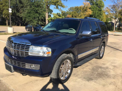 2007 Lincoln Navigator for sale at Safe Trip Auto Sales in Dallas TX