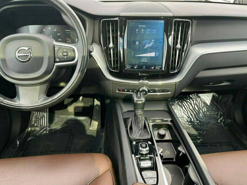 2018 Volvo XC60 T5 Momentum