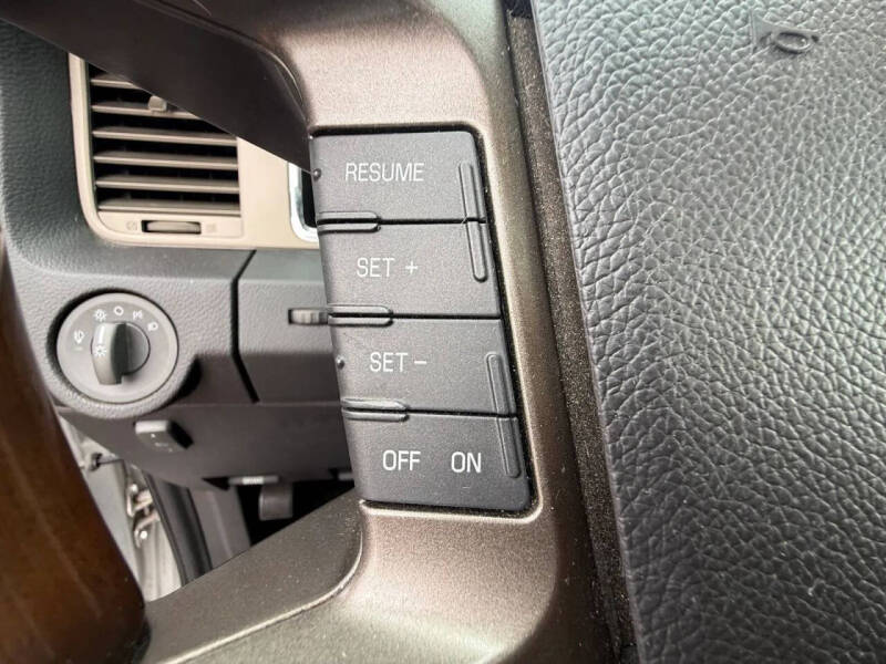 2014 Lincoln Navigator L
