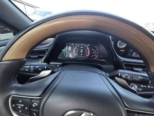 2024 Lexus ES 300h Luxury