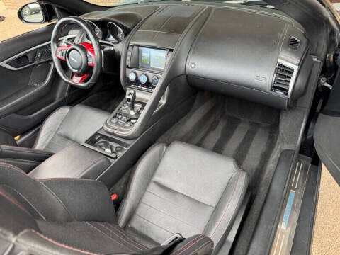 2018 Jaguar F-TYPE R