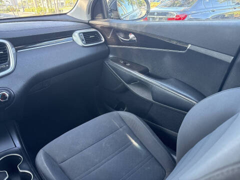 2019 Kia Sorento L