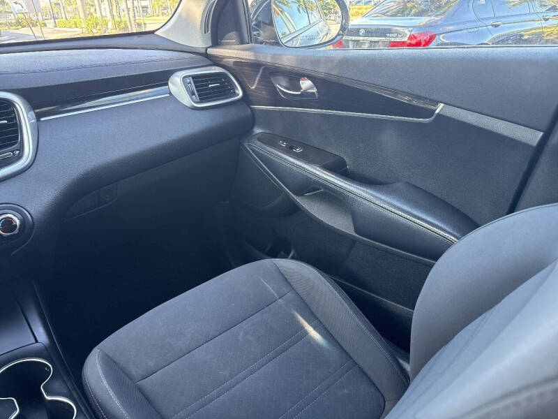 2019 Kia Sorento L