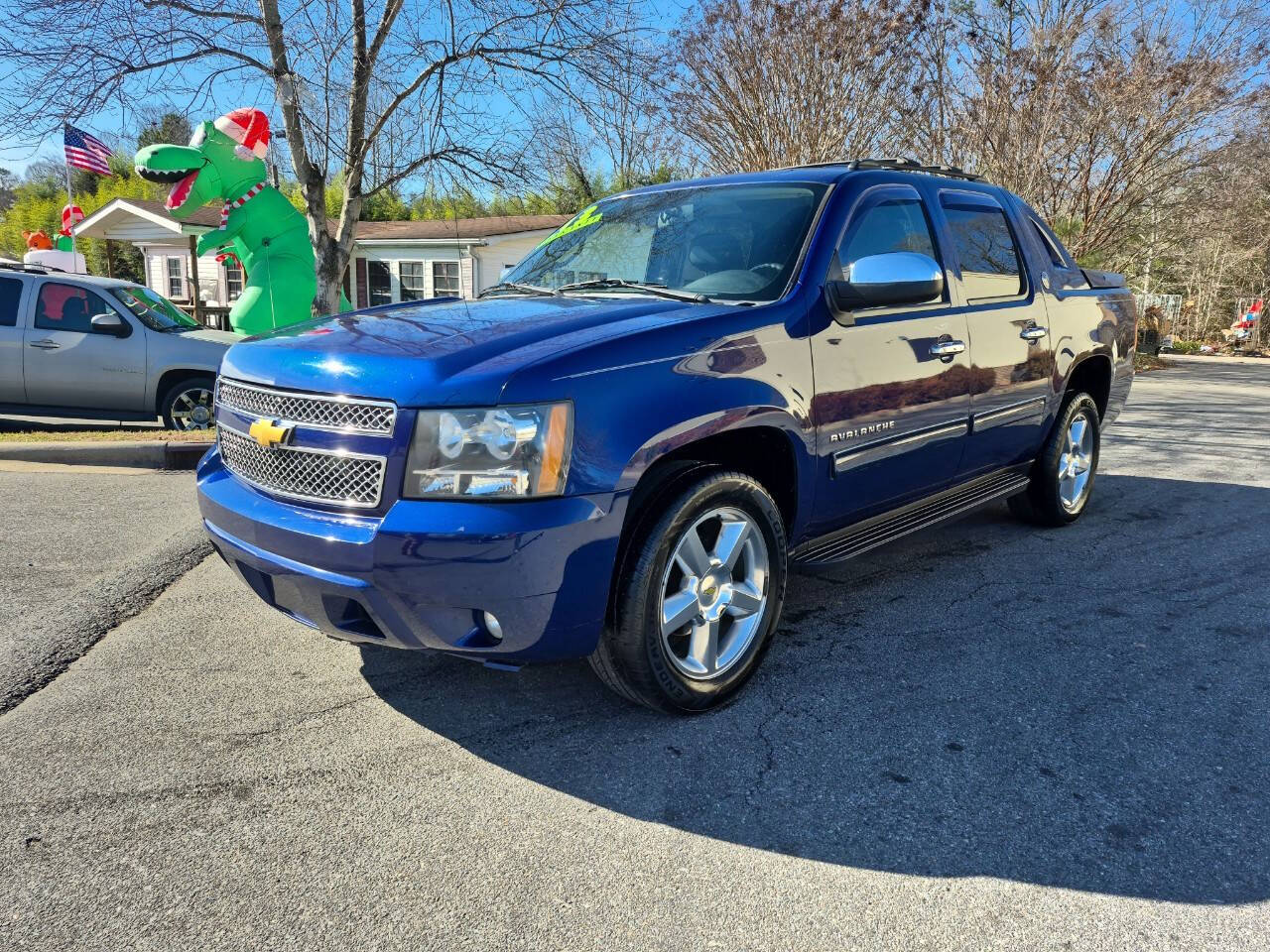 2013 Chevrolet Avalanche LS Black Diamond Edition RWD