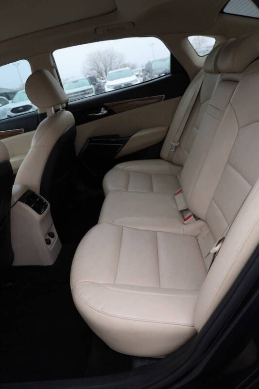 2018 Kia Cadenza Premium