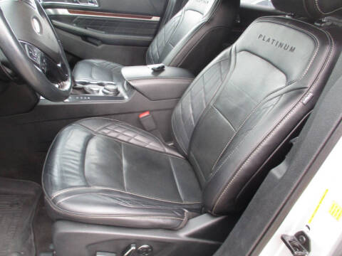 2017 Ford Explorer Platinum