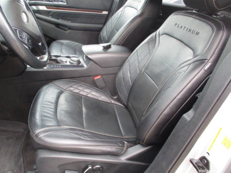 2017 Ford Explorer Platinum