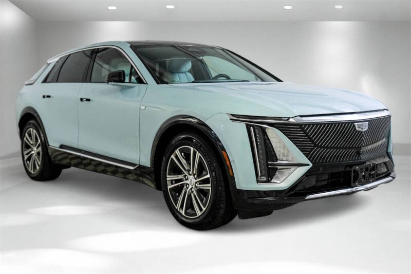 2024 Cadillac LYRIQ Luxury 1