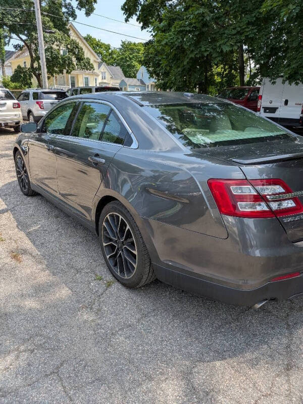 2019 Ford Taurus Limited