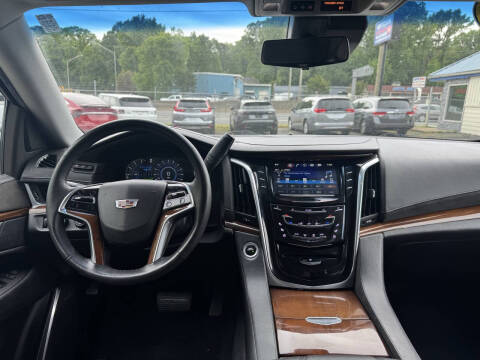 2017 Cadillac Escalade Luxury