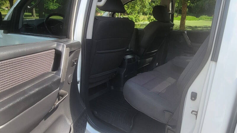 2011 Nissan Titan SL