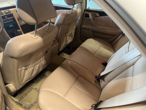 2000 Mercedes-Benz 300-Class
