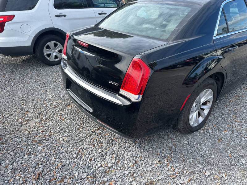 2015 Chrysler 300 Limited photo 7