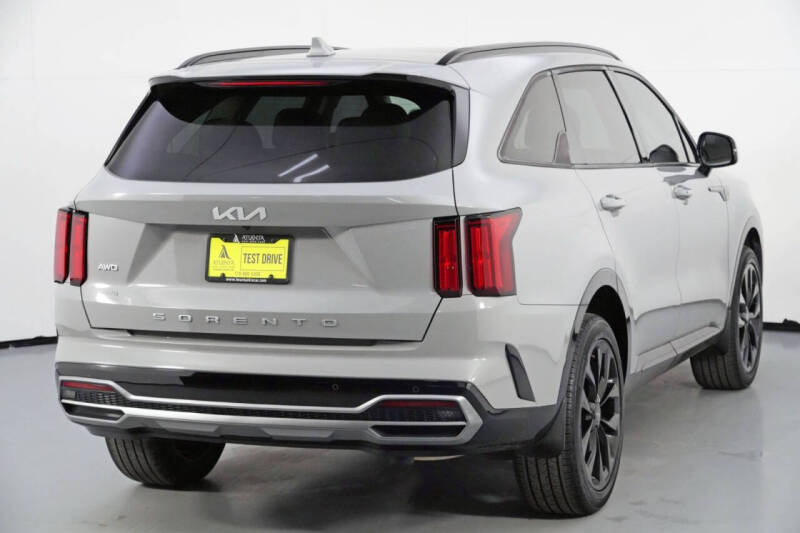 2022 Kia Sorento SX