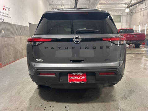 2025 Nissan Pathfinder SV