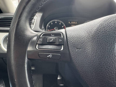 2013 Volkswagen Passat SE