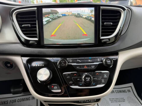 2023 Chrysler Pacifica Touring L