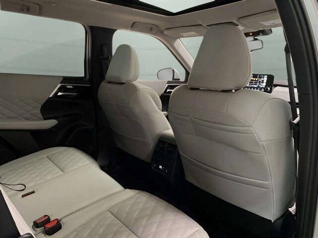 2025 Mitsubishi Outlander PHEV SEL