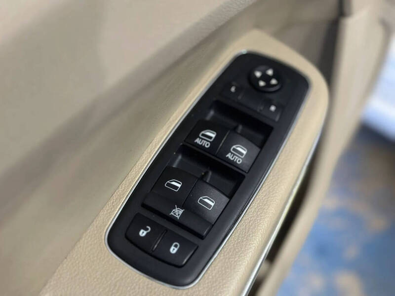 2011 Chrysler 300 Limited
