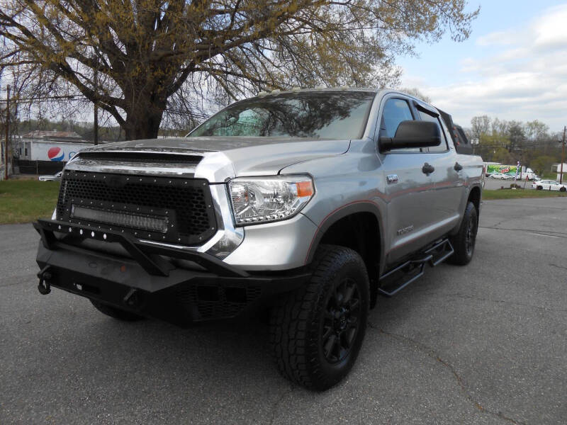 2015 Toyota Tundra 5.7 Auto 4WD SR5 Crew Max's photo